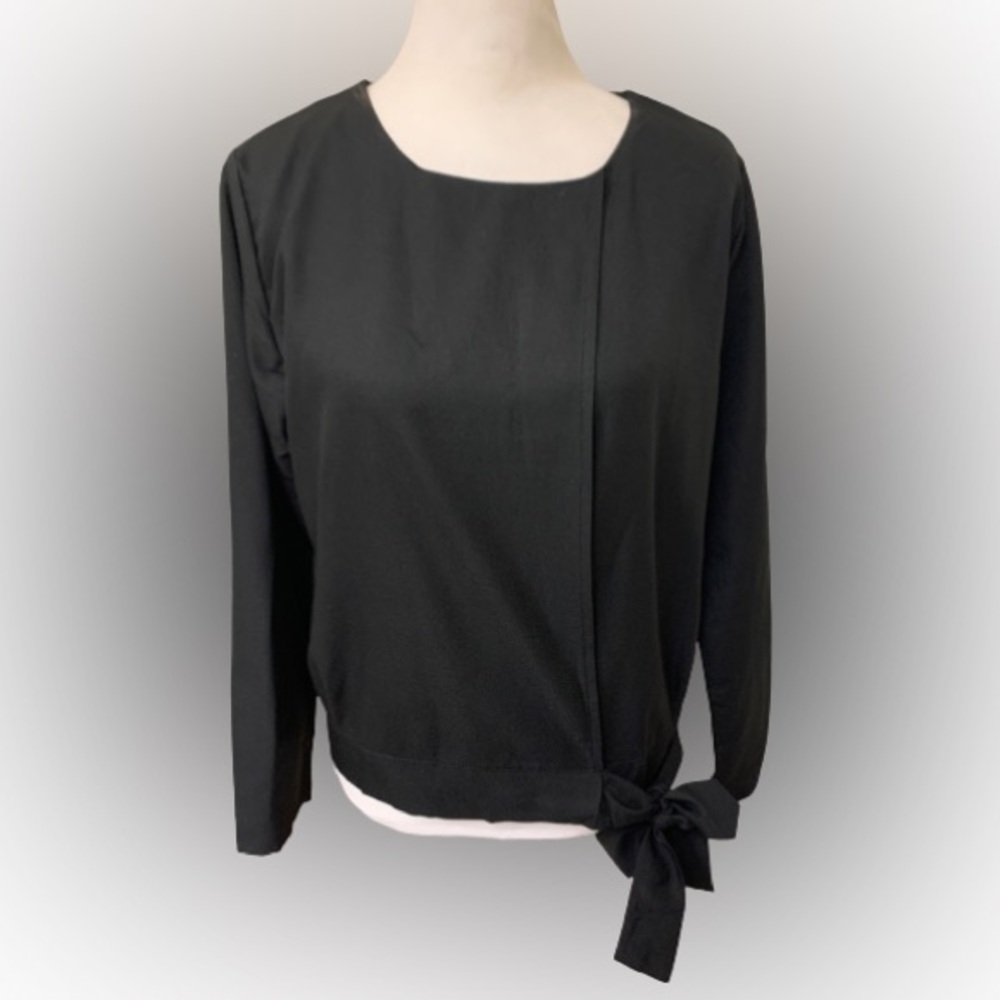 NWOT* Measeor Black Wrap Top With Bow Women Size Medium